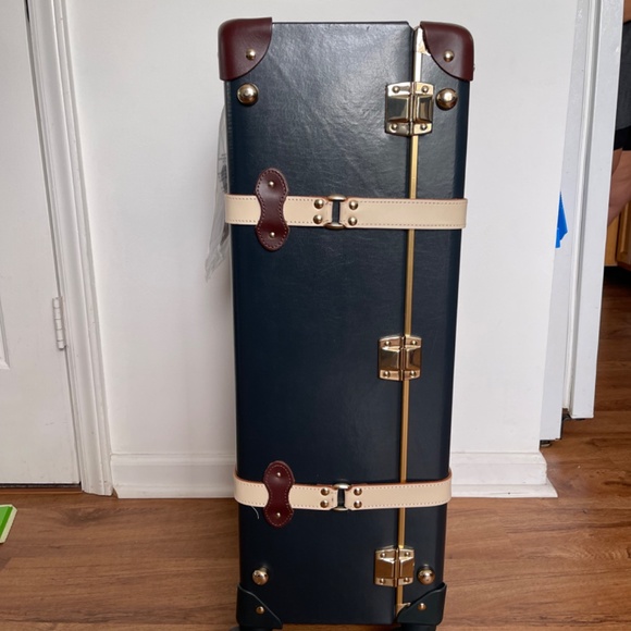 StreamLine Luggage The Architect Spinner - Picture 4 of 16
